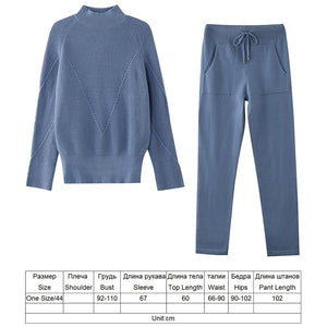 Turtleneck Tracksuit - Knitted Sweater and Elastic Joggers
